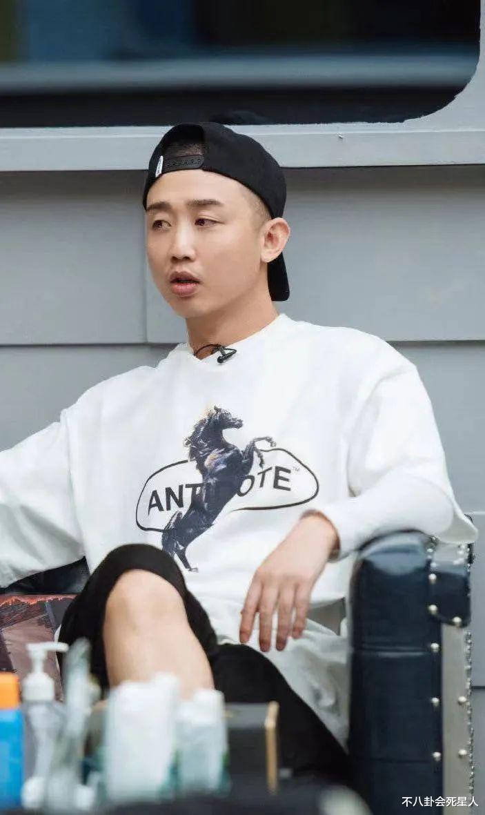 周延|《披荆斩棘的哥哥》男星社交修罗场：有人爱黑脸，有人看人下菜碟