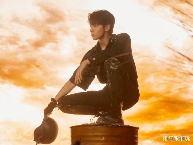 男儿歌|时代少年团《男儿歌》人物海报：7位美少年，变成迷彩热血硬汉？