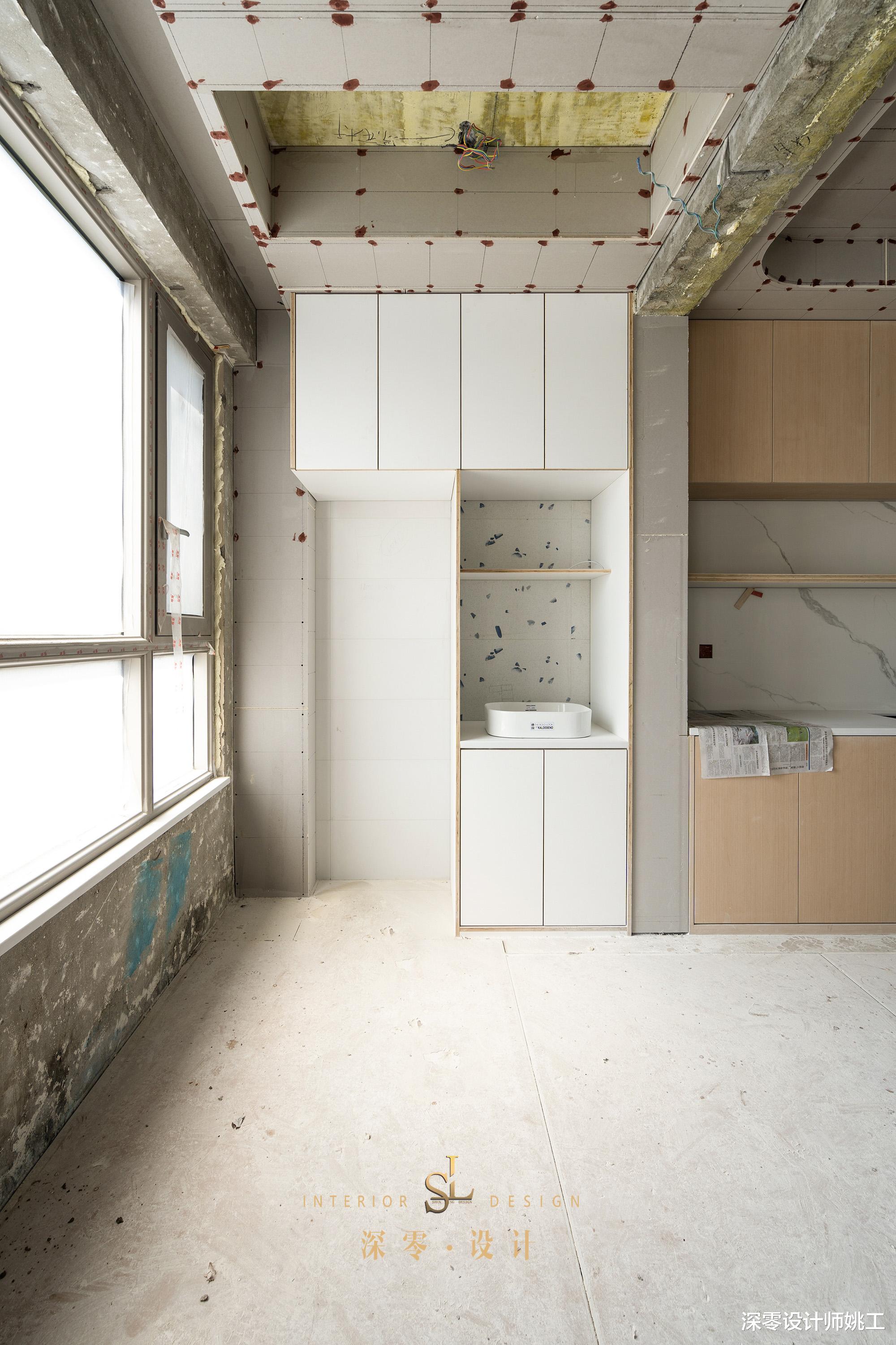 木工|这才是适合小两口的婚房,沙发不靠墙腾出西厨,130㎡好看又好住