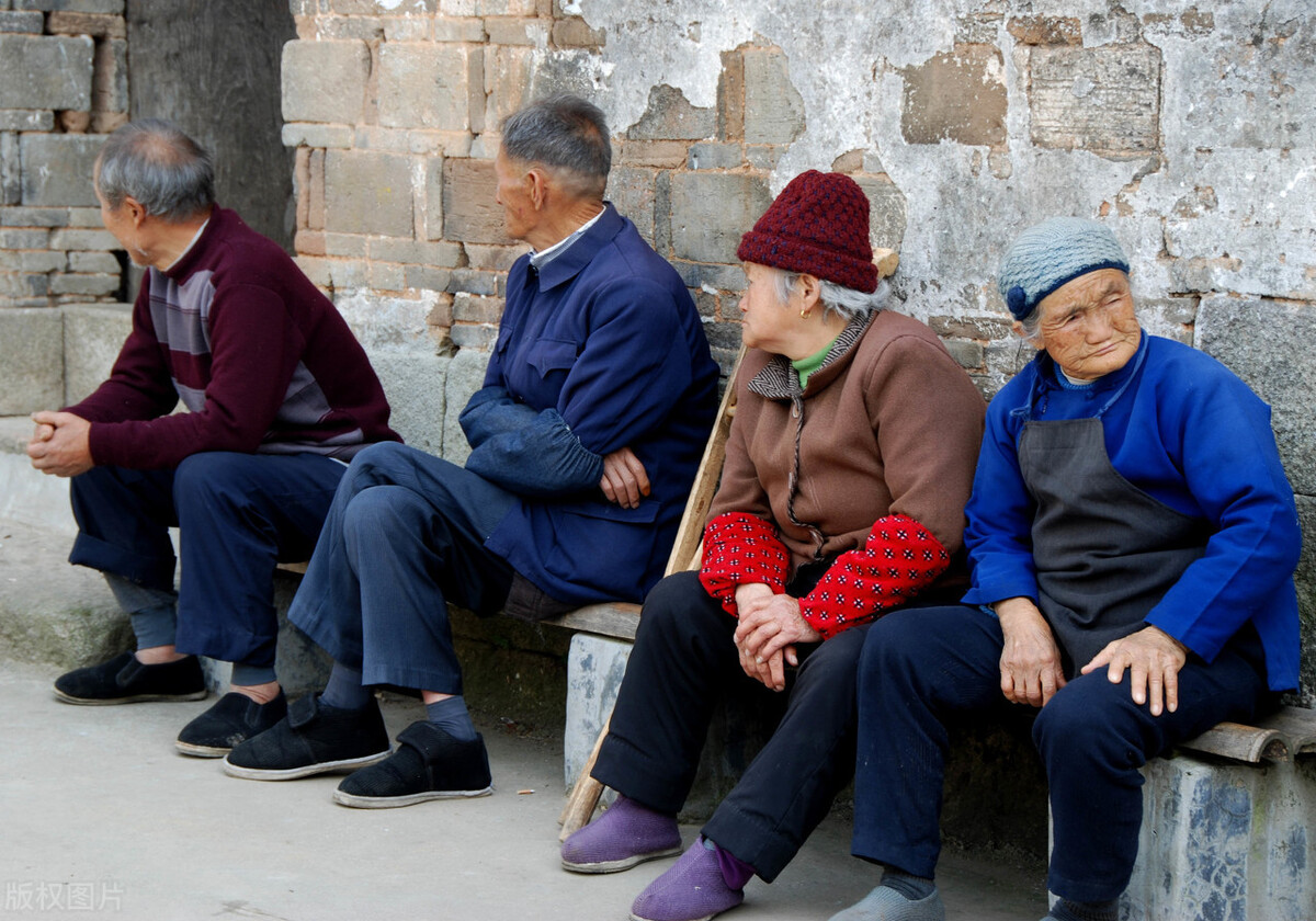 乡村仁哥 过年回乡感悟：农村走亲戚“形式化”严重，年轻人欢喜，老人担忧