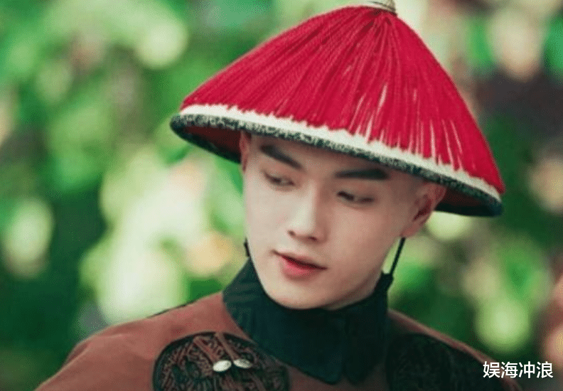 刘亦菲|有一种尴尬叫“明星发腮”，神颜变路人，许凯和刘亦菲都扛不住