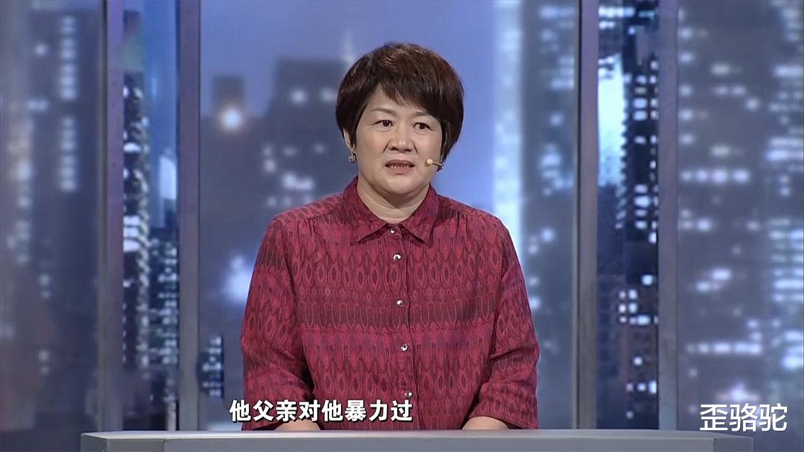 歪骆驼|因为酗酒被母亲扫地出门，儿子喝的不是酒，是寂寞