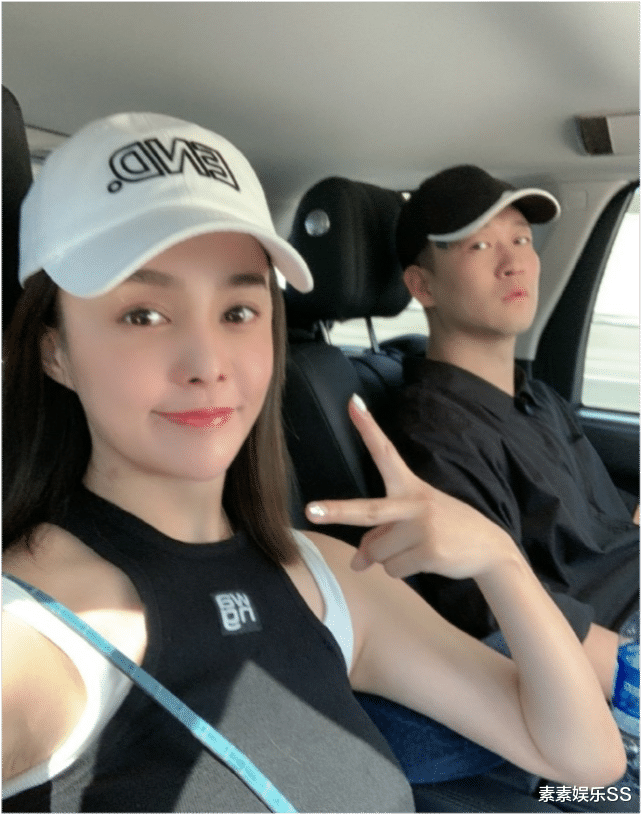 曹云金|曹云金公开新恋情，小女友晒九张恩爱照片，双方谢谢大家的关注