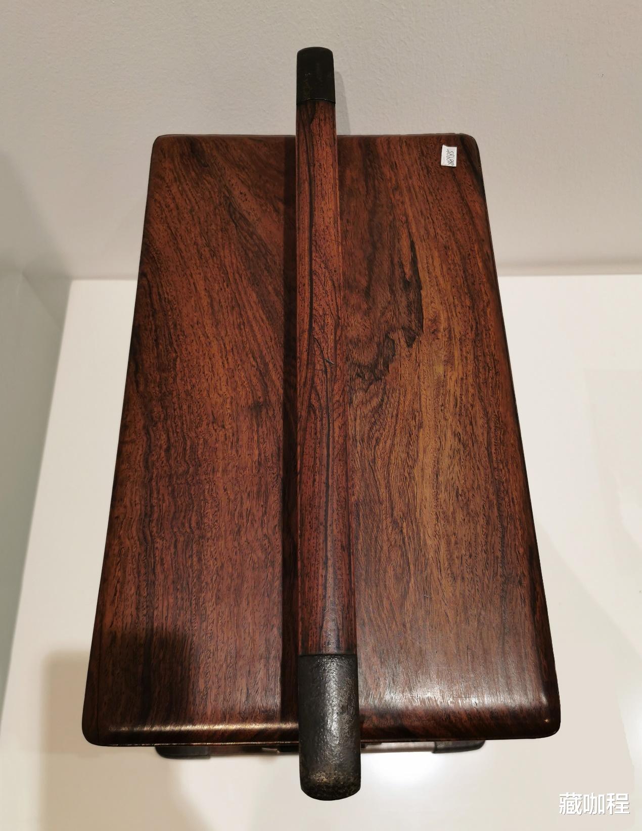 |小鬼眼、大流水纹，黄花梨提盒上云遮月