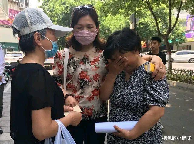 姚威儿子隐疾泄露,杜粉嘲讽田静挣钱治瘸子,网友:白叫她奶奶