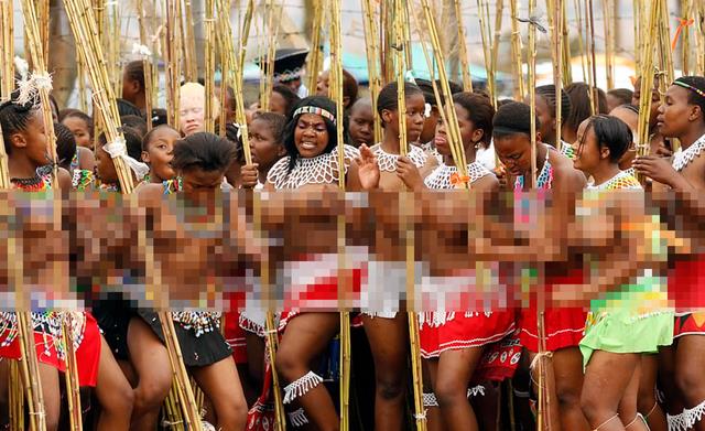 南非祖魯國王病逝：送6個嬌妻超豪華宮殿，選上萬女子裸上身跳舞-圖3