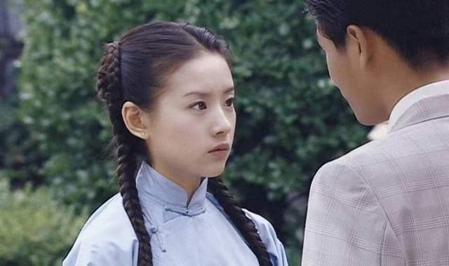 鲲鲲爱写作|《金粉世家》：别被电视剧骗了，仙女冷清秋不过是个“物质女”