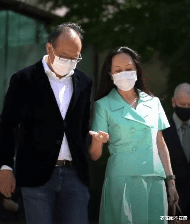 衣在配不在贵|孟晚舟真自信,穿薄荷绿套装虽然不衬肤色,但难掩优雅高贵的气质