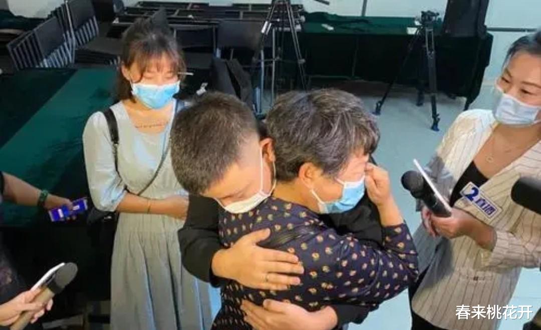 郭希宽|姚策92年出生，老杜老郭却是95年拿的结婚证，信息量有点大