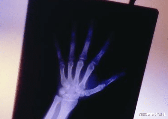 泡沫妈妈谈育儿 男子要求邻居“关wifi”,只因老婆怀孕怕辐射,却遭孩子回怼