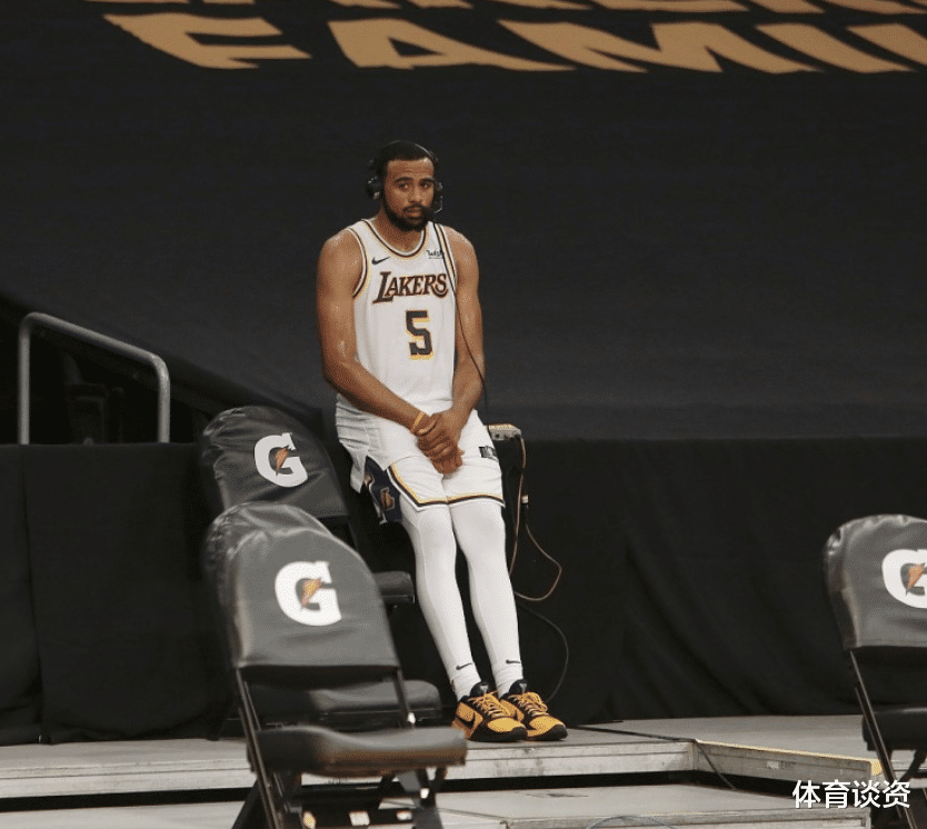 湖人隊(duì)|12中8！湖人再傻也知該用誰，17場比賽過去，360萬新援還是被棄用