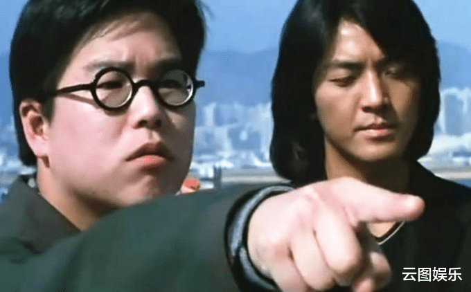 林晓峰|林晓峰内地忙工作，2个儿子陪妈妈欢度圣诞，长子帅气幼子太像爸