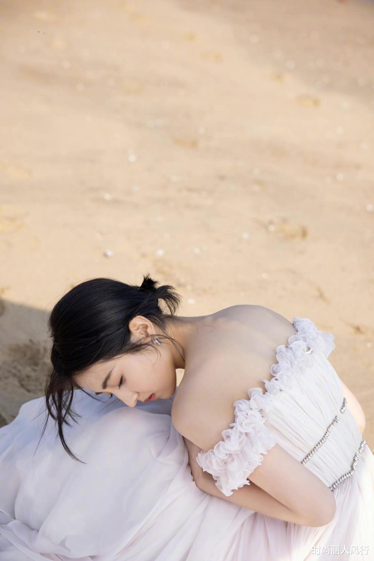 张子枫|金鸡奖开幕明星阵容太强！张子枫终于变成熟，穿礼服秀性感大成功