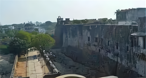 每天读宋词 整座监狱就关他一人，为打发时间每天缠着狱警聊天，他是什么身份