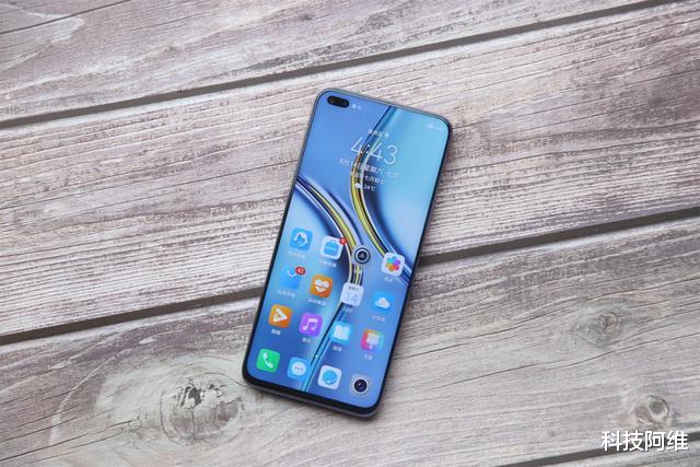 华为荣耀|从2199元跌至1579元,66W+6400万三摄,从中端市场跌至低端市场