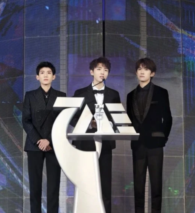 TFBOYS|TFBOYS仅一人续约解散已成定局？王源被曝签约张艺兴公司，易烊千玺规划清晰