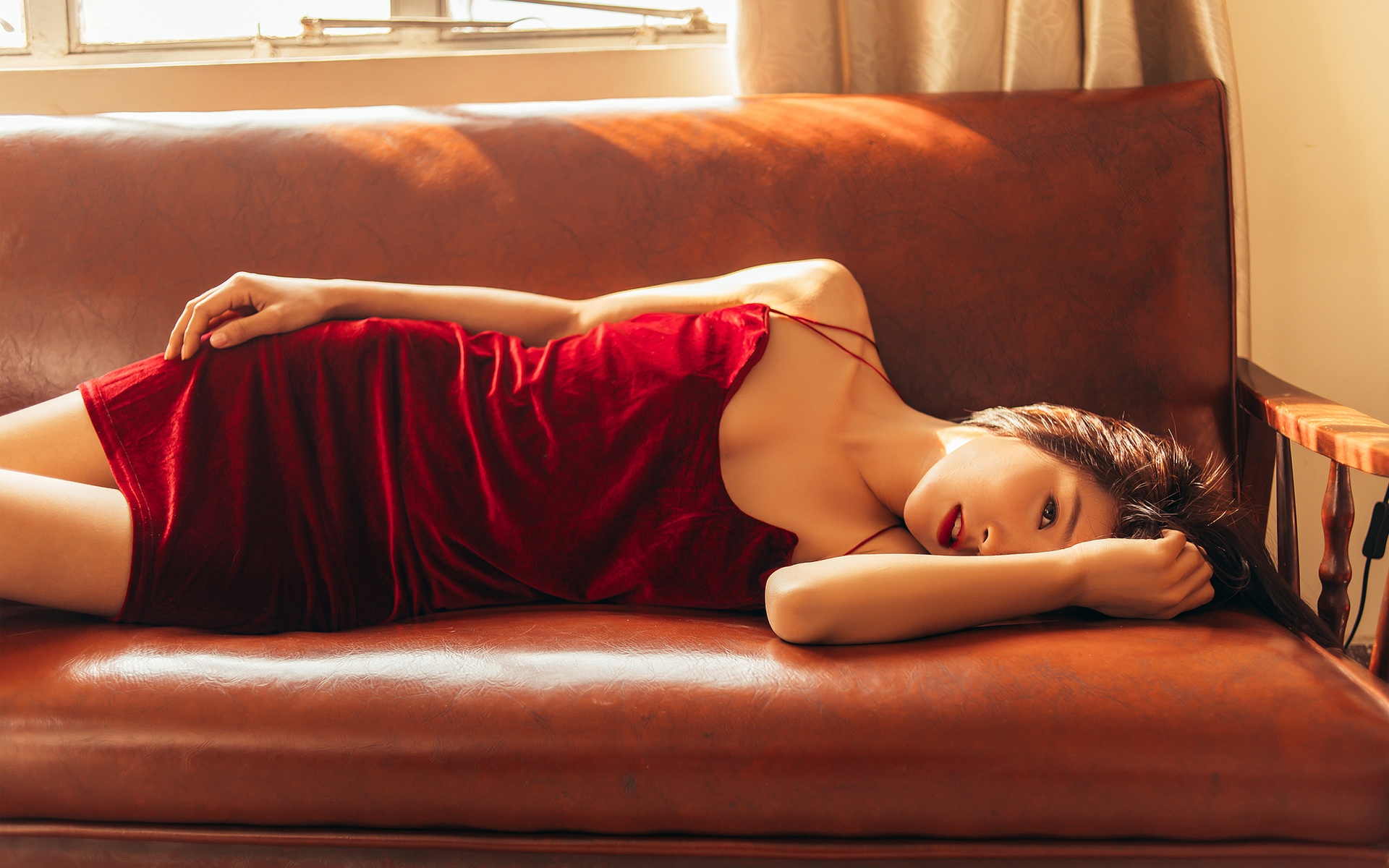 桃小菁说说|我儿子长得太像情人了，我被迫承认出轨。