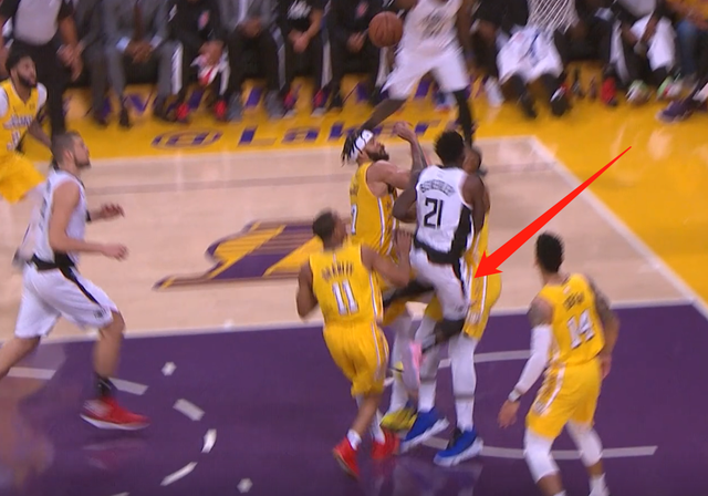 辽宁男篮|贝弗利：詹姆斯闻到我的气味就吓的双腿发软，他又一次避开了我们