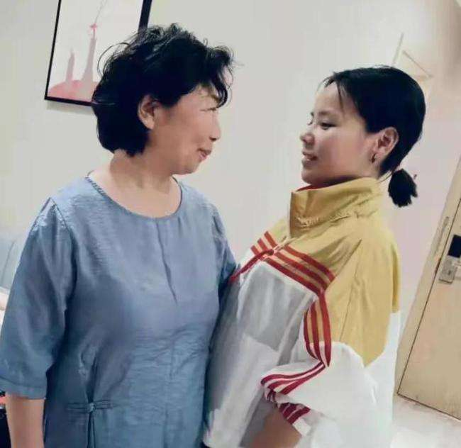 许敏|熊磊开始走“情感”路线，可以说是在卖萌装傻，会转型成功吗？