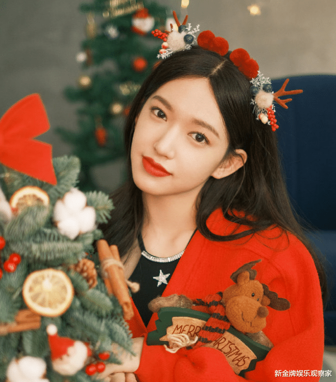 圣诞节|女星晒圣诞写真,程潇鞠婧祎洋气,秦岚宋祖儿喜庆,谁是你的菜