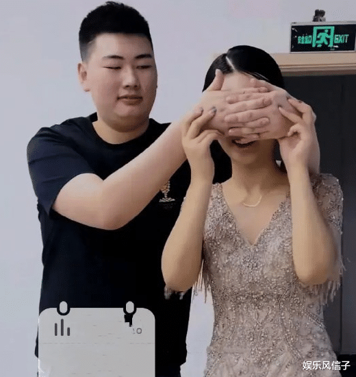 明星素颜|陈亚男与“神秘男子”跳舞，牵手比心关系亲密，网友：各玩各的？