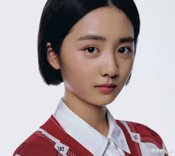 黄忆慈|有种“发育过猛”叫黄多多，当她穿“白透丝”后，网友怦然心动