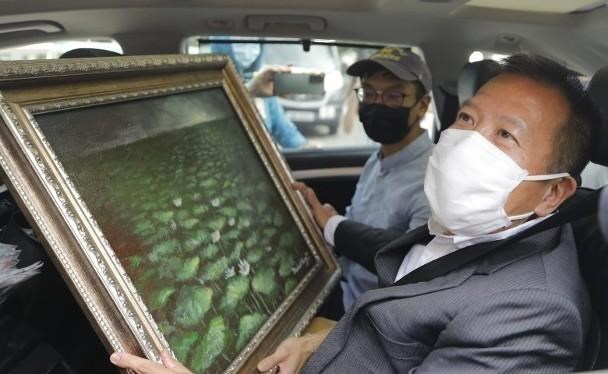 情窦初开的青春|陈振聪刑满出狱激动与儿子拥抱庆祝，仍不放弃争夺龚如心千亿遗产