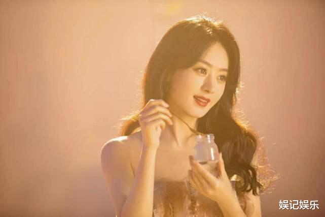 白举纲|赵丽颖公开儿子探班当天所拍照片，有儿子陪伴，颖宝更显温柔