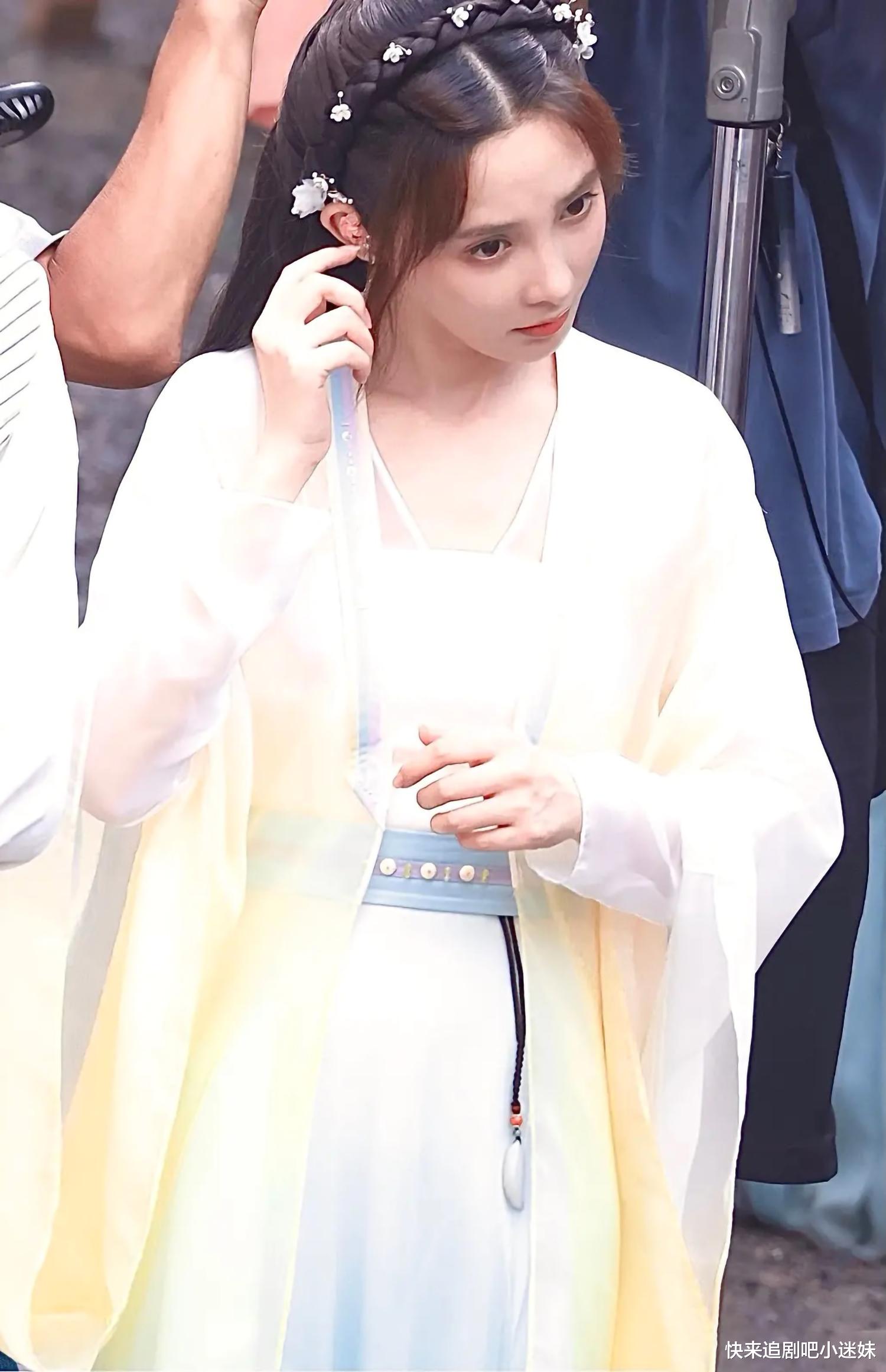 彭小苒|彭小苒新戏《春闺梦里人》杀青，古装颜值提升，搭档95后小生