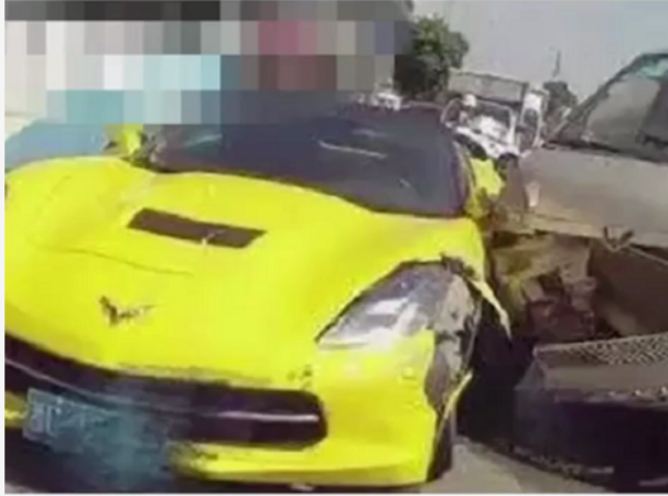 五菱宏光 女司机撞上“五菱宏光”，本想赔200，看清车标赔了20万