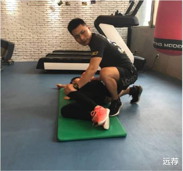 小小星座解说屋|贷款60万买健身课上海大妈法庭上露脸！真实月薪才八千！