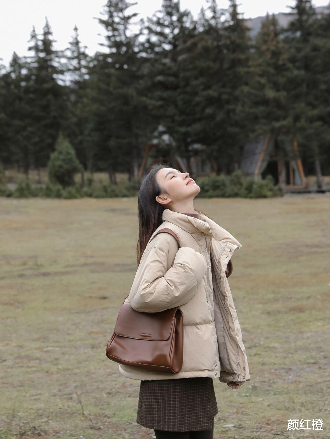 颜红橙 降温后穿“羽绒服”更暖和,这些基础款单品值得借鉴,保暖又洋气