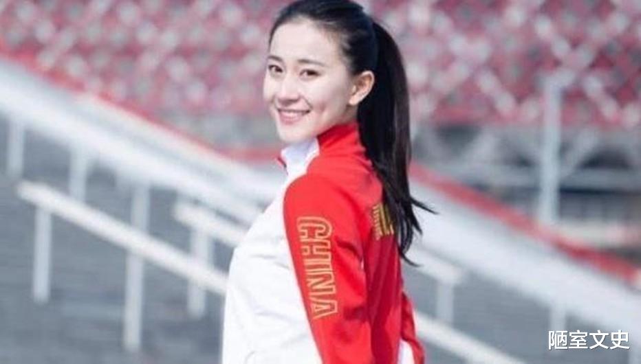 张豆豆|张豆豆凭挺胸照爆红后，因发育太快被迫退役，为当教练拒入娱乐圈