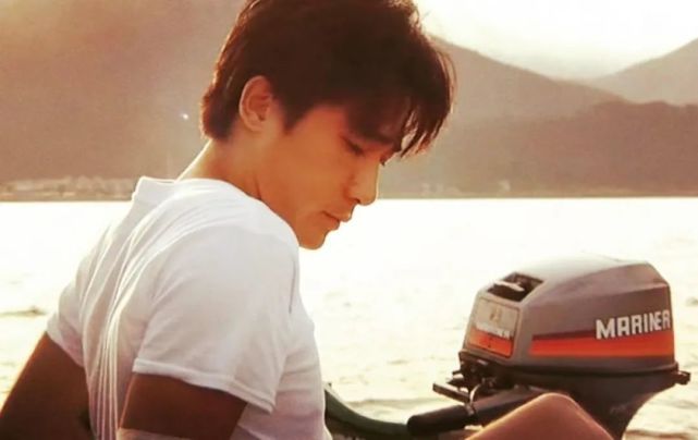 刘嘉玲|梁朝伟平安夜晒圣诞树，曝光上海古典别墅?，由刘嘉玲掷亿元购入