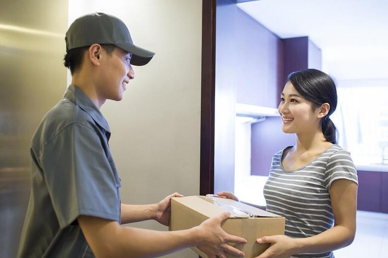 求职|中年丢了工作又负债累累,我更不能去当个快递员