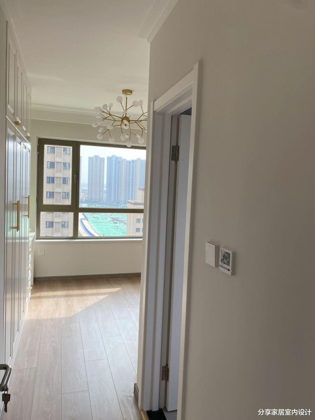 辛苦四个月硬装完工，墙面刷蓝灰色效果真漂亮，让人看了都羡慕！