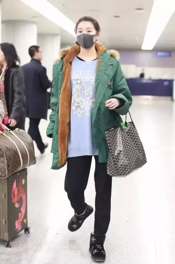 电影|她糊的好突然，还倒赔了3亿