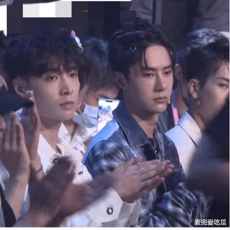 王一博|王一博现身《街舞4》？面部油腻被张艺兴吊打，意外撞脸刘梓晨？