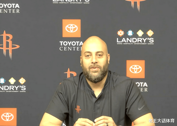 火箭队 要赚大钱了!火箭头号关系户很嚣张,斯通动不了他,难怪哈登要走