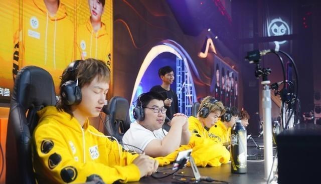 小翔很忙|是无心还是被牵连？fly三次被罚，抽丝剥茧，或许他并不无辜！