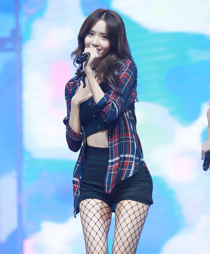 短发|少女时代的林允儿喜欢西装还是长裙？短发还是长发？