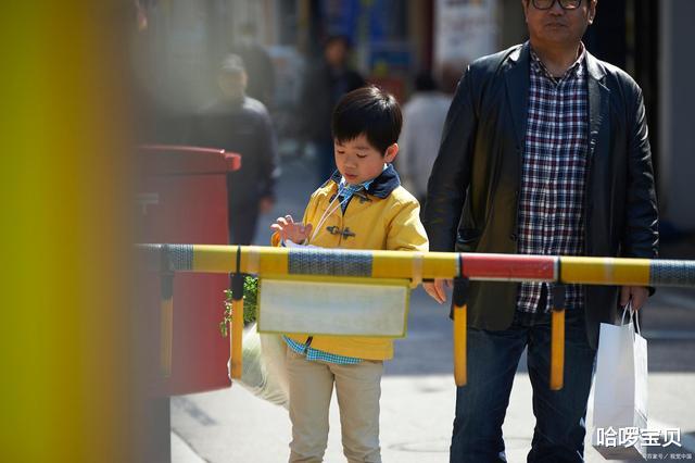 哈啰宝贝|好奇的代价:广东妈妈带孩子看邻居用酒精炉烤鱿鱼,双双被烧伤