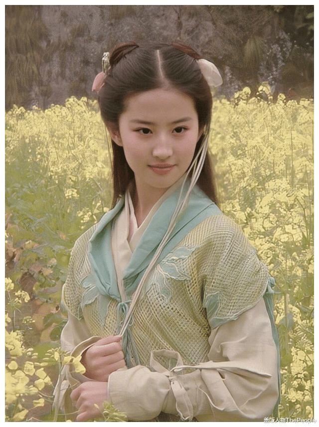 刘亦菲|红毯比美直角肩稳赢、古装造型斜肩显气质，女星肩部较量也有玄机