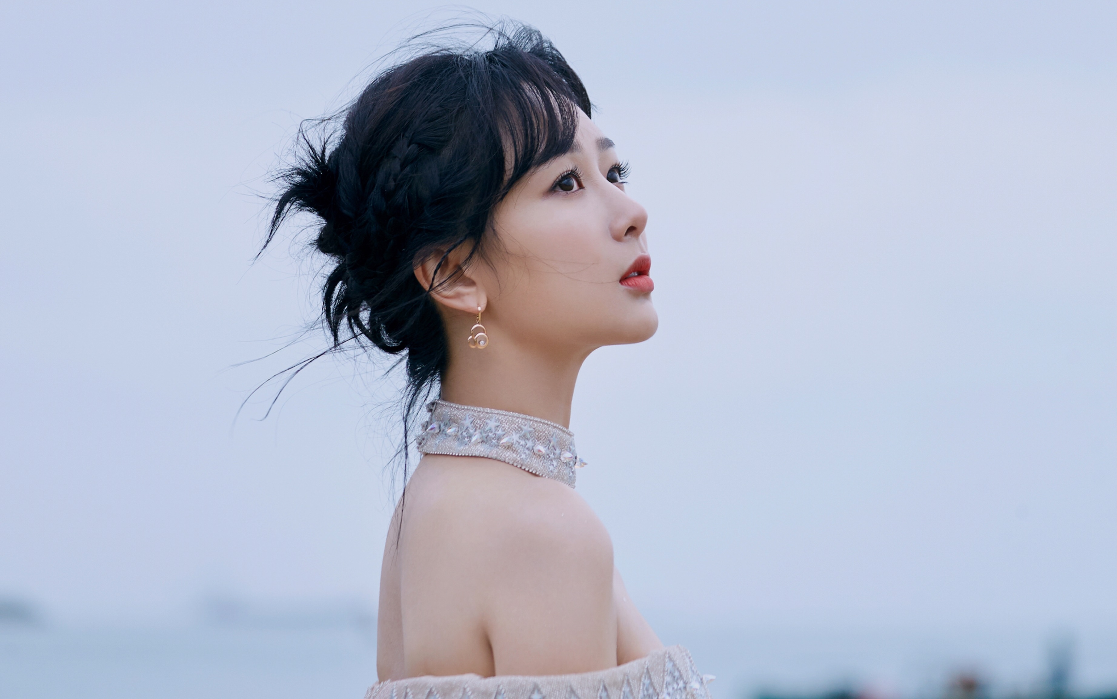 杨紫|新剧接连遭重创，杨紫被曝接新《葫芦七兄妹》，要靠综艺保持人气？