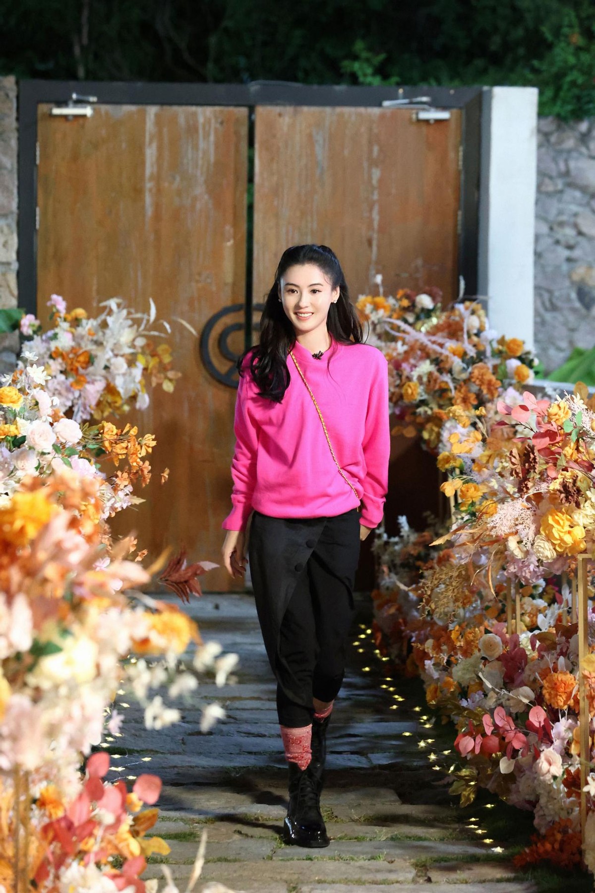 大表姐的时尚圈|41岁张柏芝状态真不错,秋冬复古大片时髦高级,又美又显气质