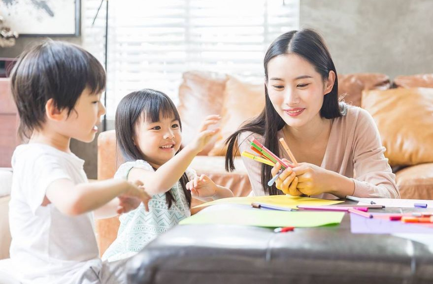 往事说育儿|宝宝没有抱睡奶睡的习惯，困了安抚奶嘴就能搞睡着，现在三个半月