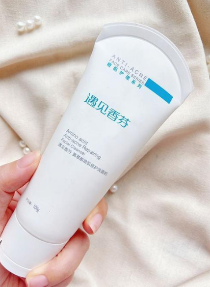|百元起！学生宿舍泛滥的几款护肤品，便宜好用吃土也负担得起