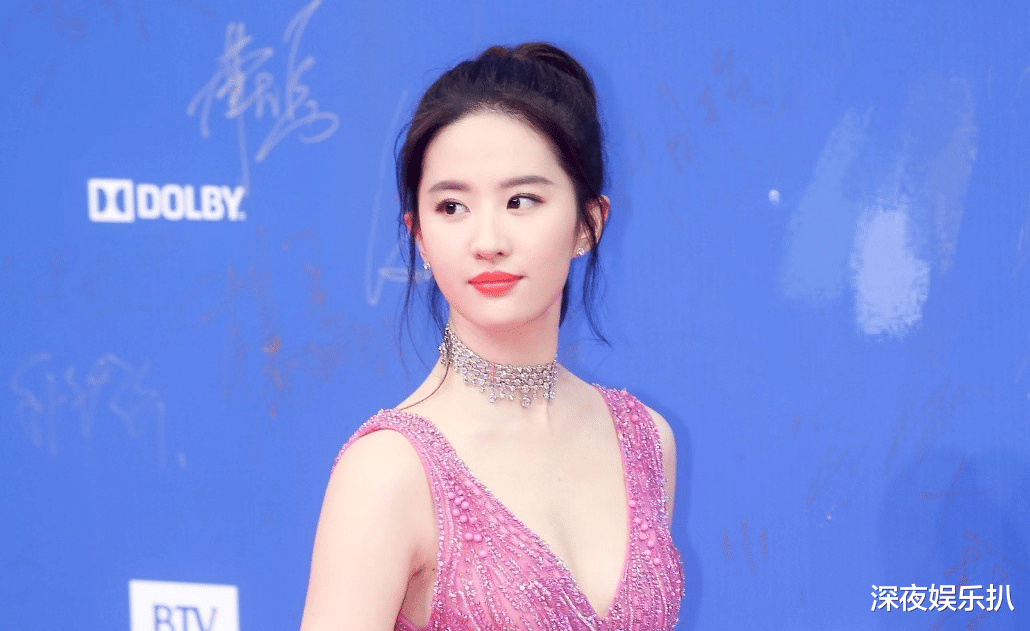 刘亦菲|1个月上5次热搜，刘亦菲全新写真引人瞩目，演绎韩菱纱的呼声高涨