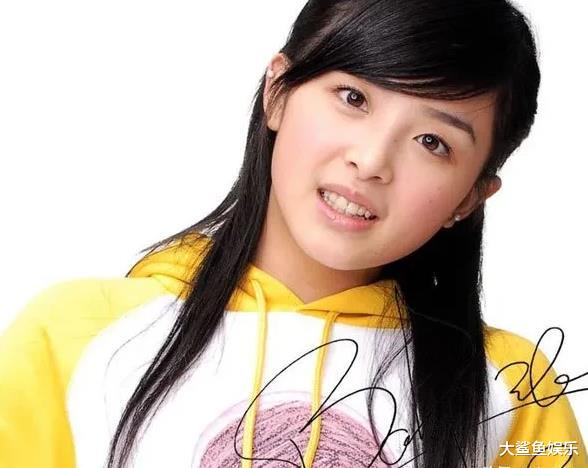 张含韵参加综艺节目时的特写镜头传出,网友们看后全被她的鼻子吸引了