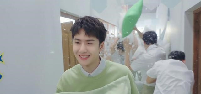 王一博|王一博所在即热度,街舞开播圈粉迅速,话题度断层式霸榜!